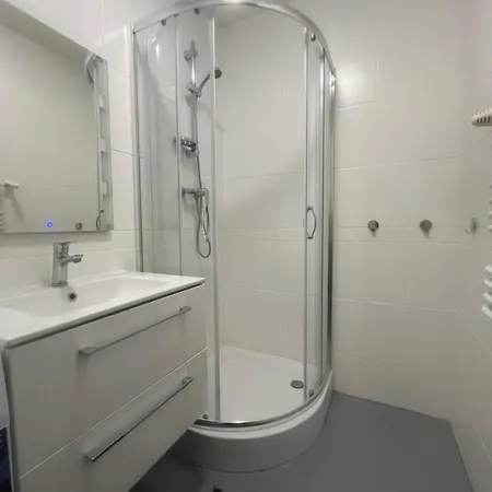 Metro Imielin Hostel