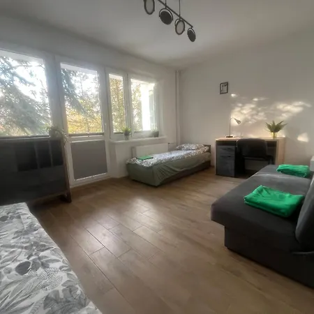 호스텔 Metro Imielin