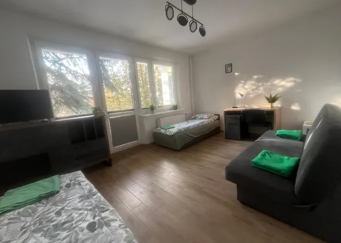 Metro Imielin Hostel *