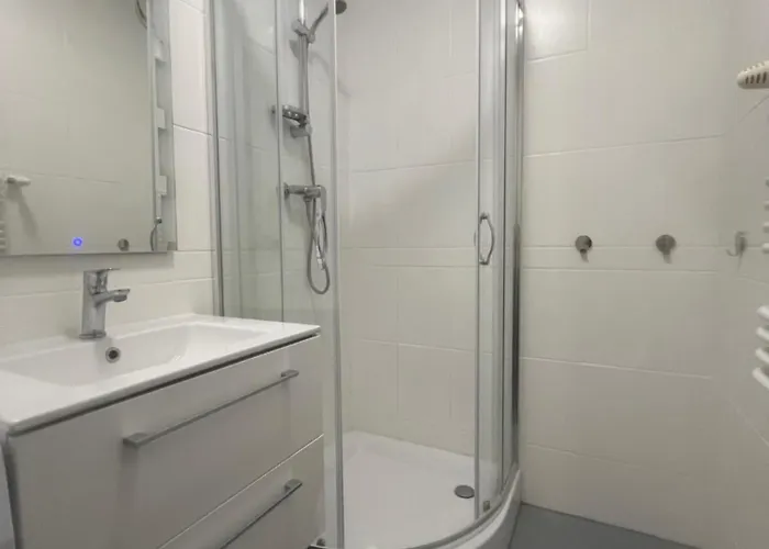 Metro Imielin Hostel