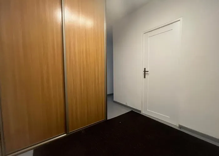 Metro Imielin 호스텔